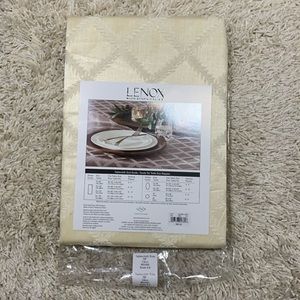 Lenox Round Tablecloth